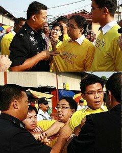 14 arrested for wearing BERSIH T-shirts and for distributing Malaysian Flags Event