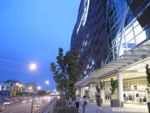 Paradigm_Mall_5